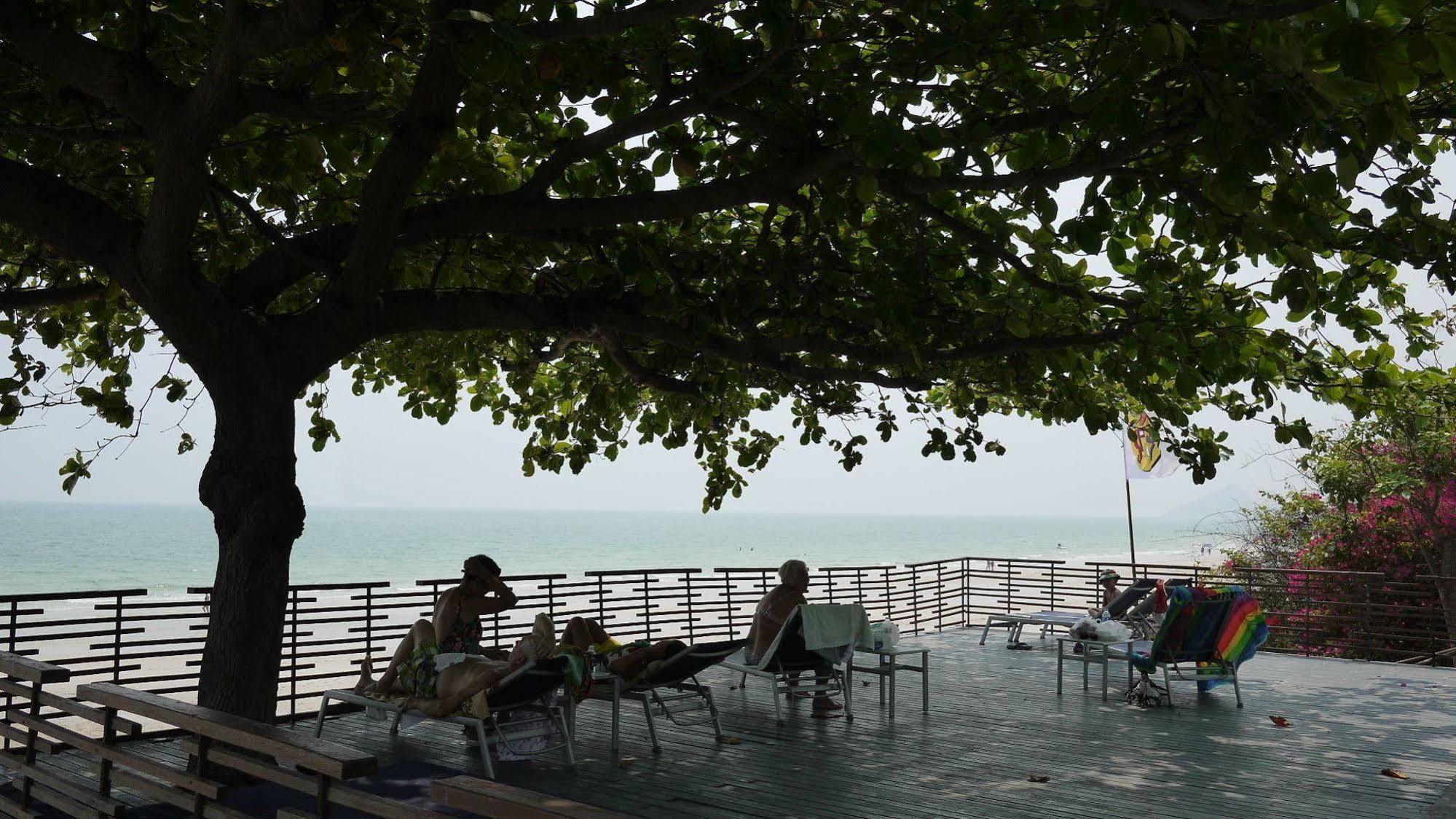 Baan Sanpluem Hua Hin Apartment Exterior photo